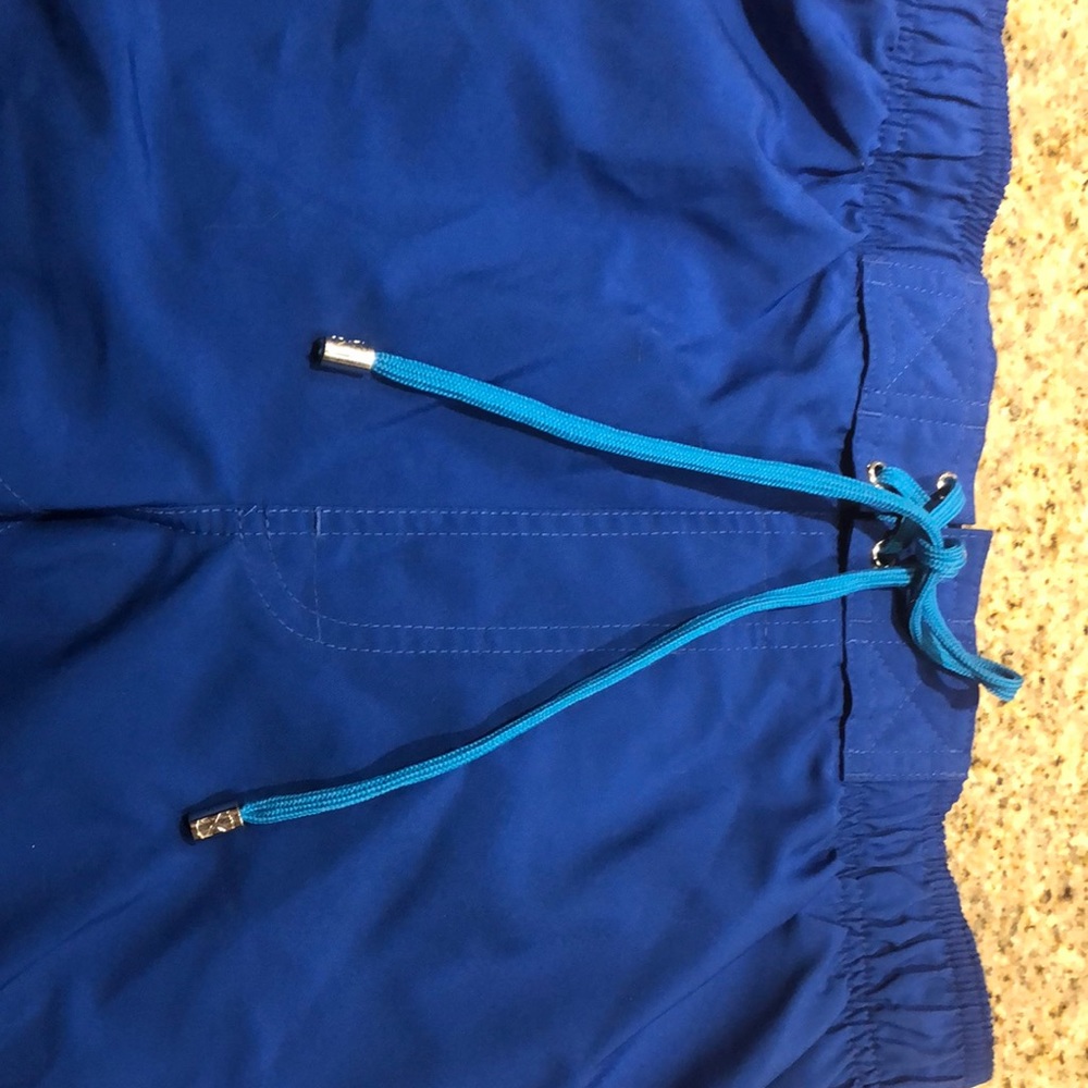 Shorts - Picture 3 of 4